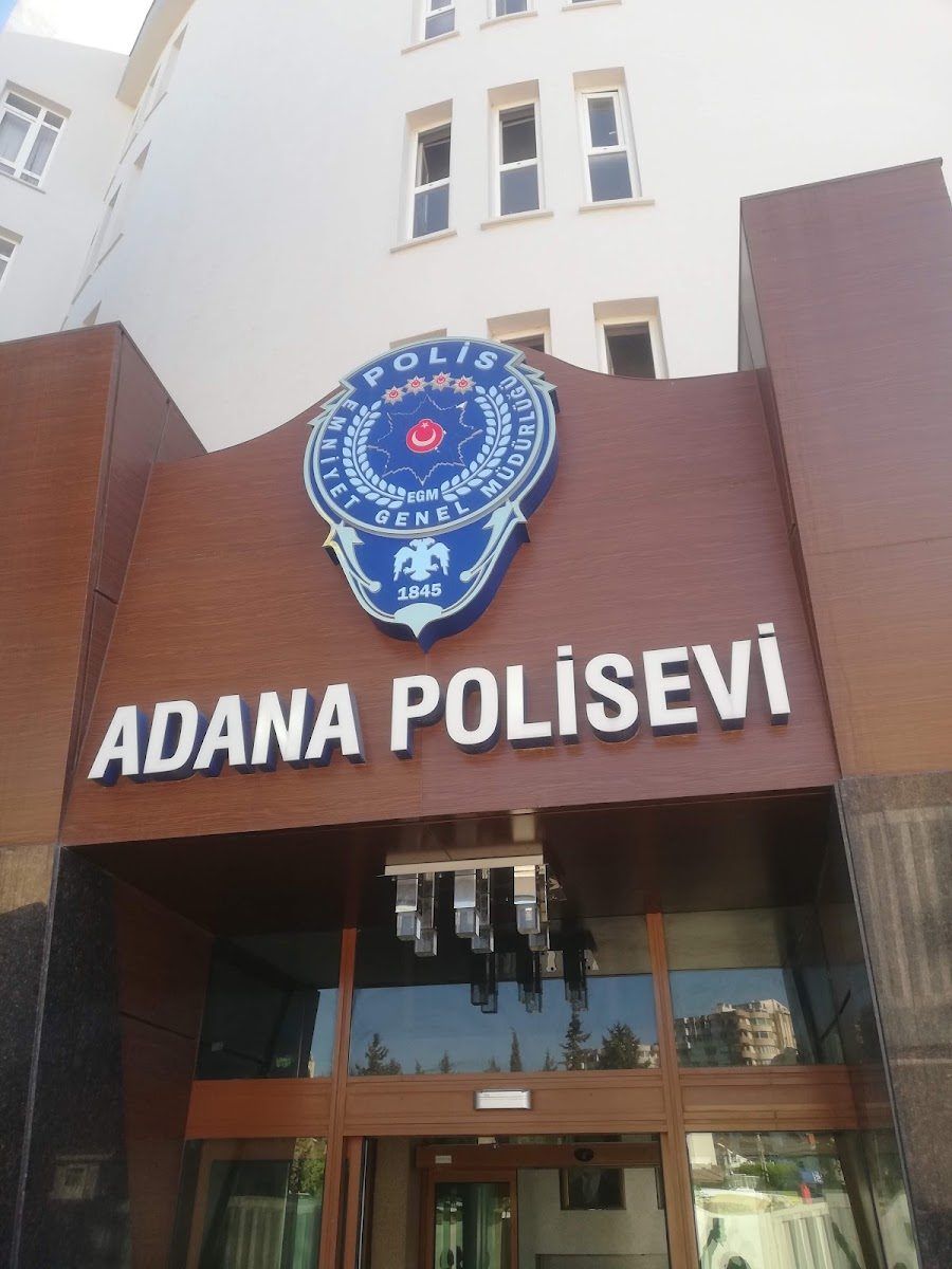 Adana Polisevi giriş cephesi