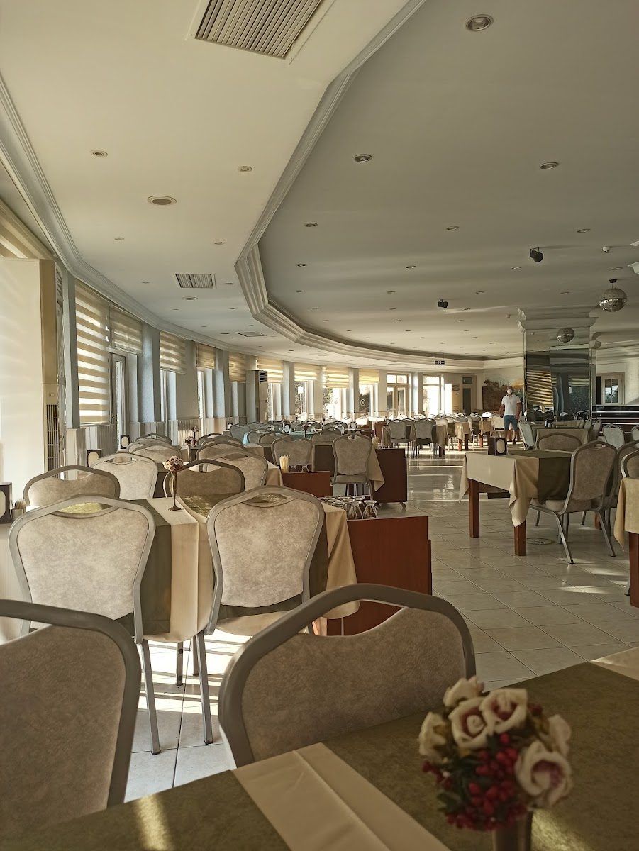 Adana Polisevi restoran salonu