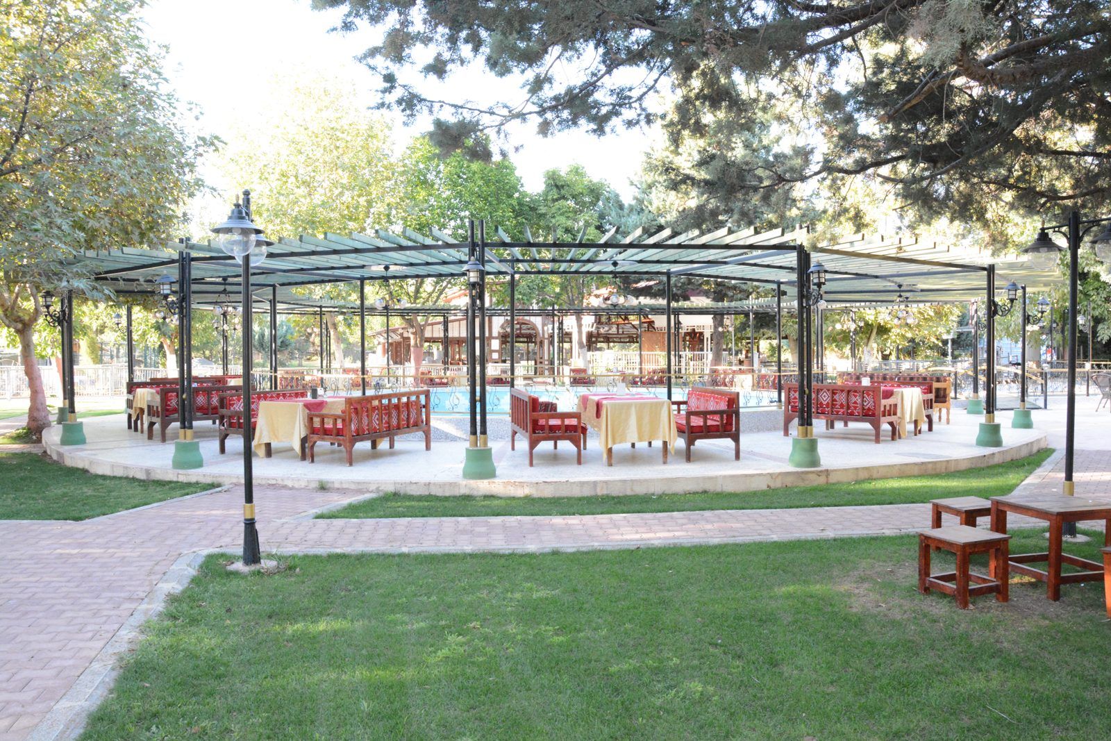 Adıyaman Polisevi bahçesinde pergola