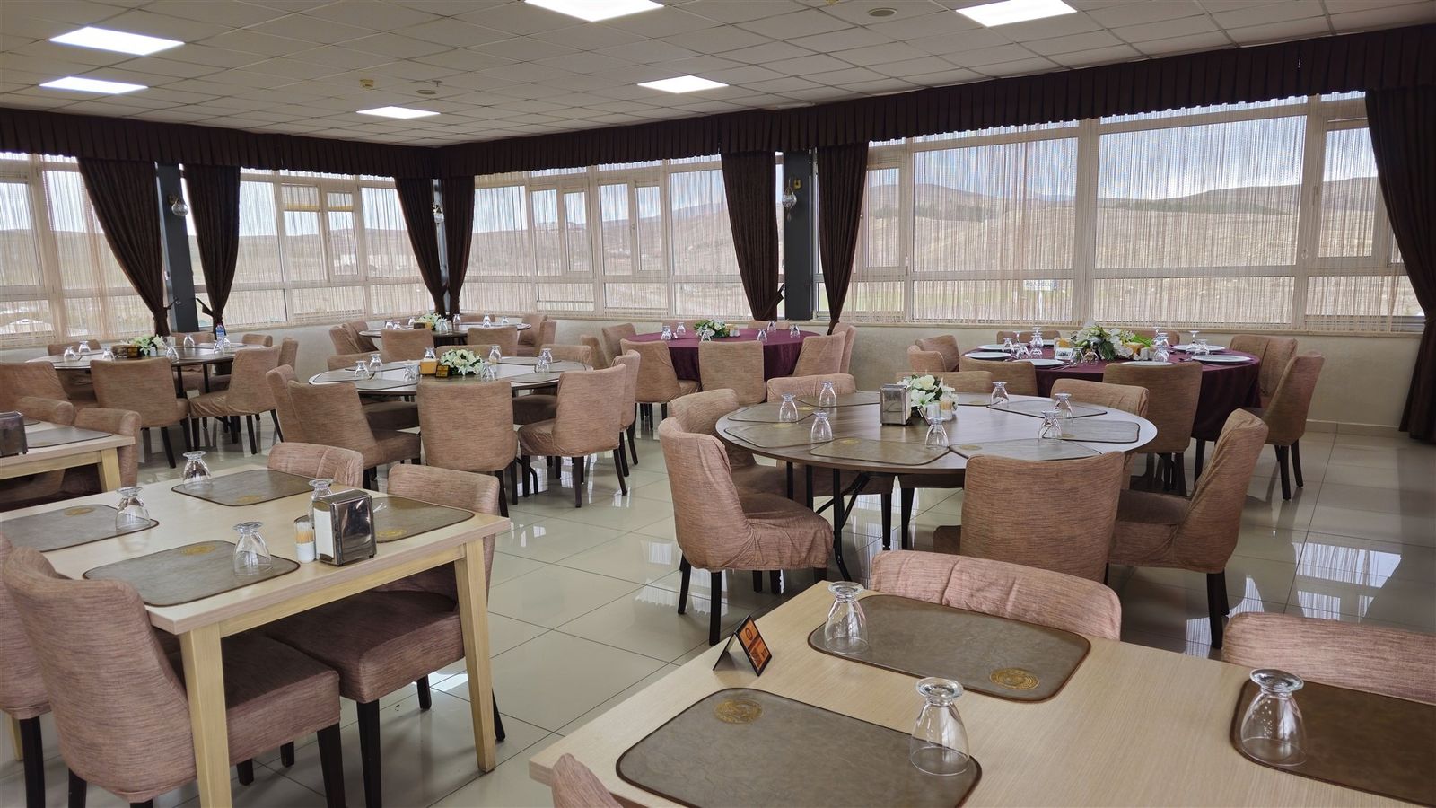 Afyon Polis Evi restoranının iç mekânı