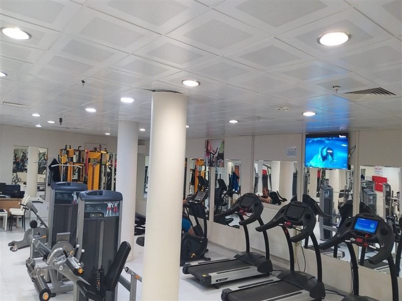 Afyon Polis Evi spor salonunda koşu bandı bölümü