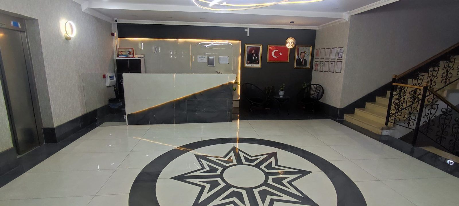 Ağrı Polisevi giriş holü