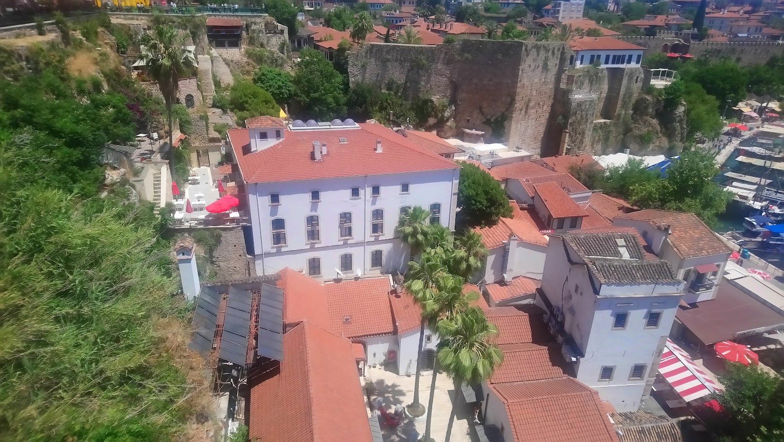Antalya yat limanının Liman Cafe'den görünümü