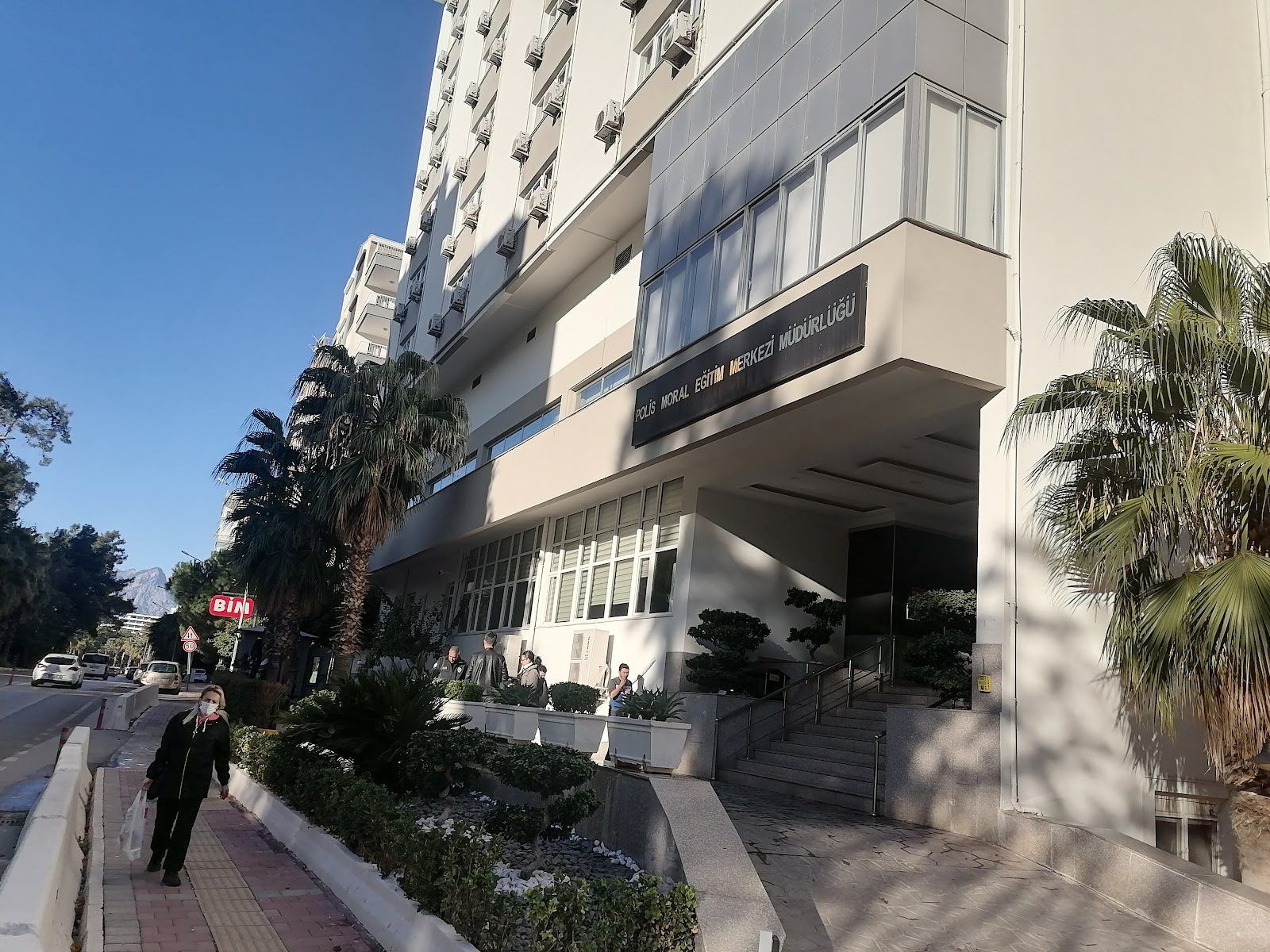 Antalya Polisevi binasının dış görünümü