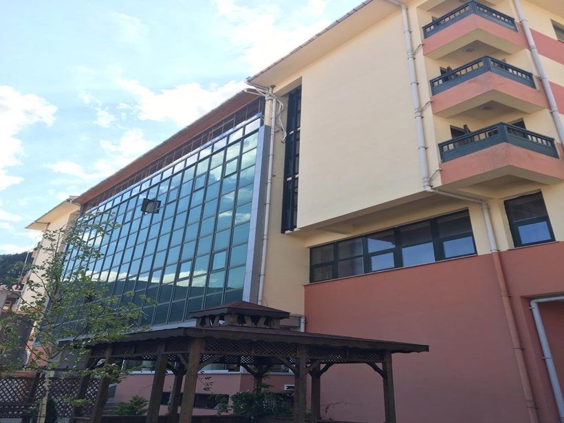 Artvin Polisevi binasının dış cephesi