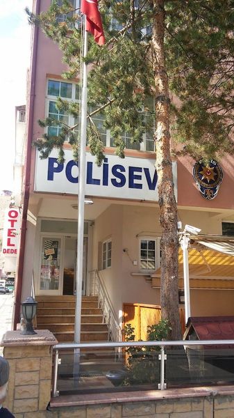Bayburt Polisevi giriş tabelası