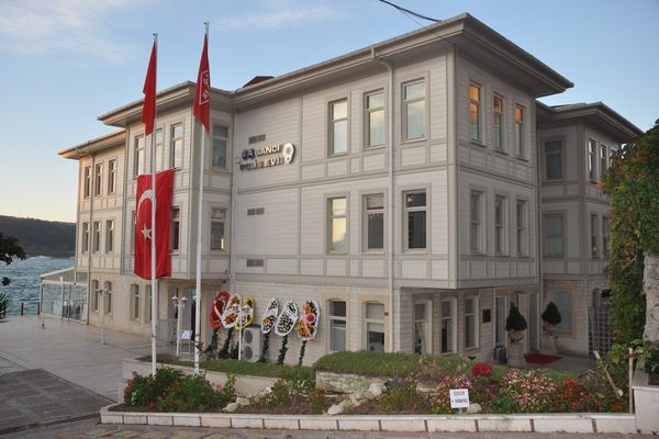 Beylerbeyi Polisevi binasının cephesi