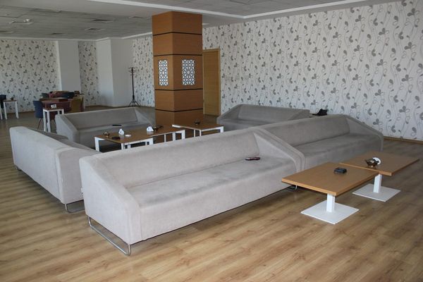 Bitlis Polisevi resepsiyon bankosu