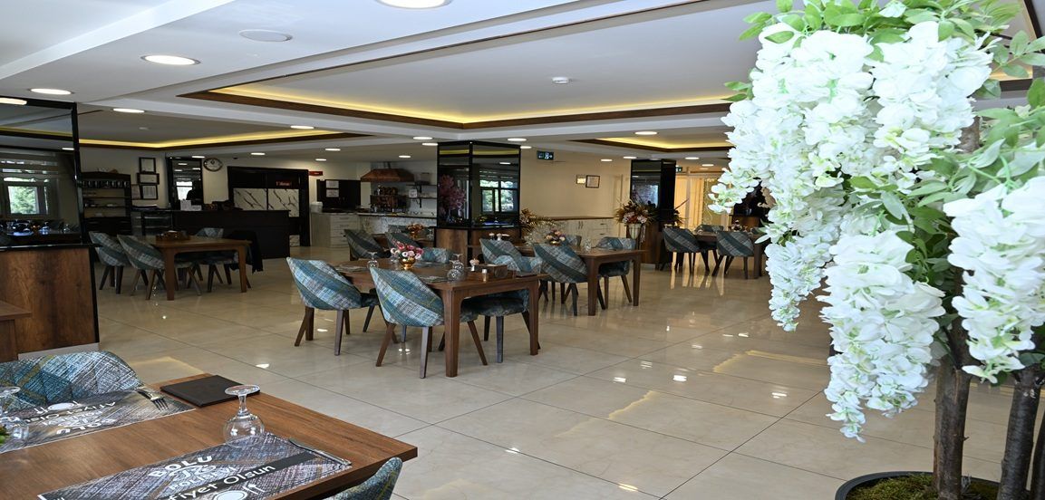 Bolu Dağı Polisevi yemek salonunun genel görünümü