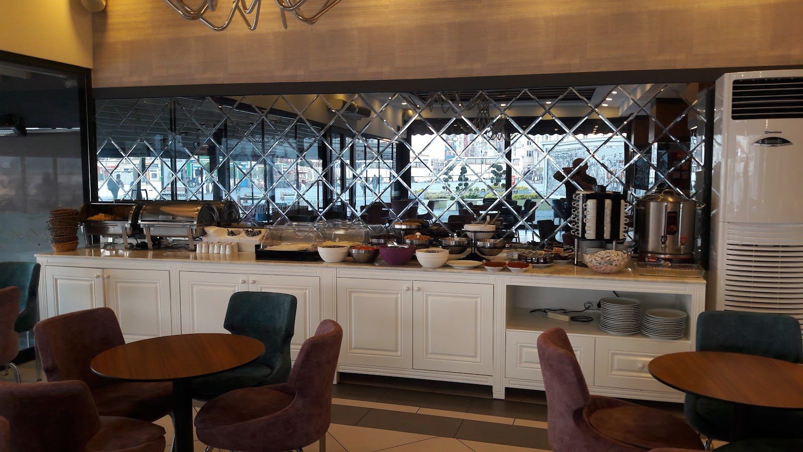 Çanakkale Polisevi restoran bölümü