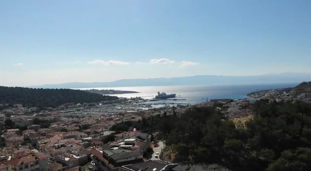 Çeşme Polis Evi çevresinden Çeşme ve deniz manzarası