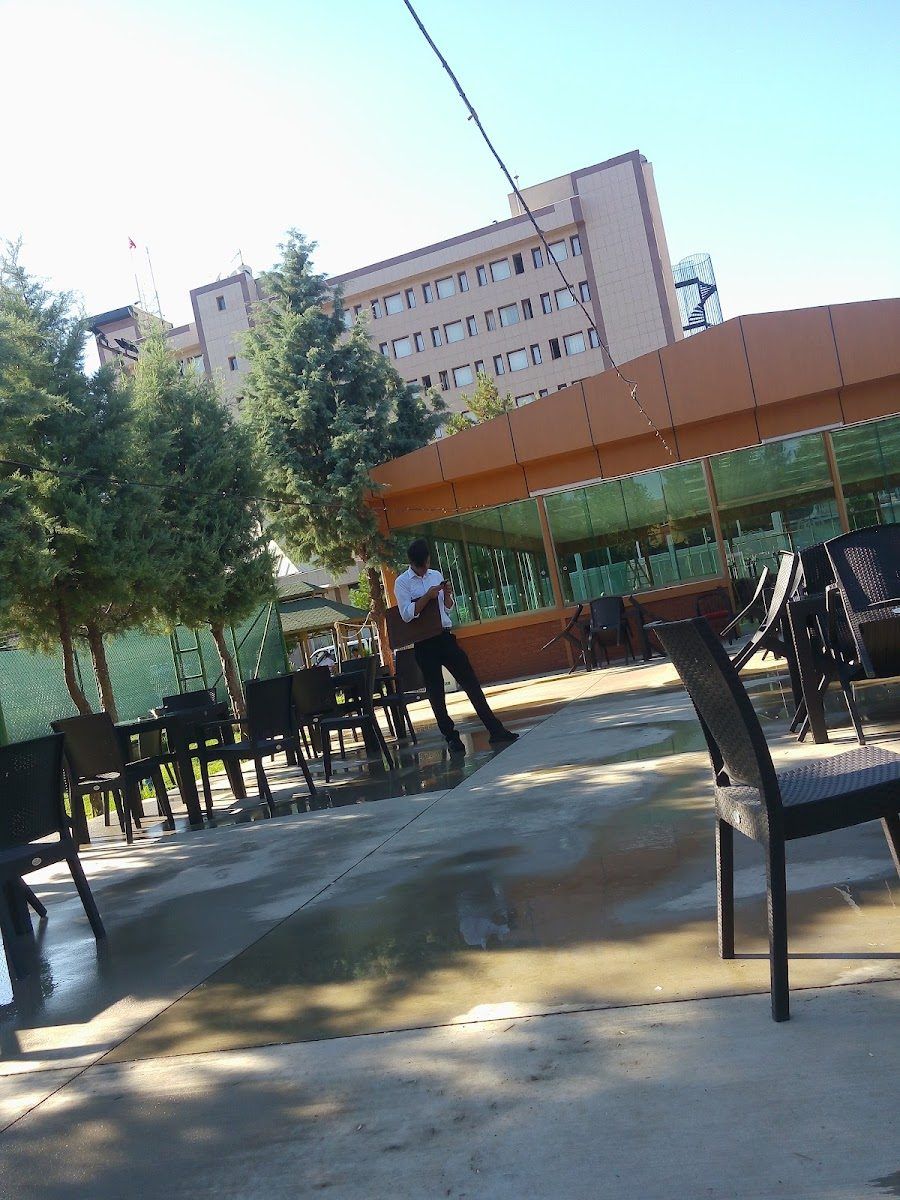 Diyarbakır Polisevi bahçesinde pergola