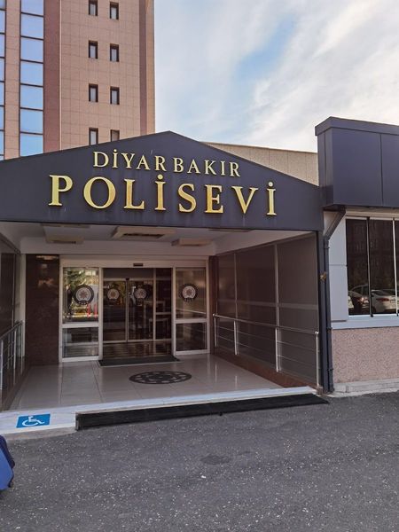 Diyarbakır Polis Evi
