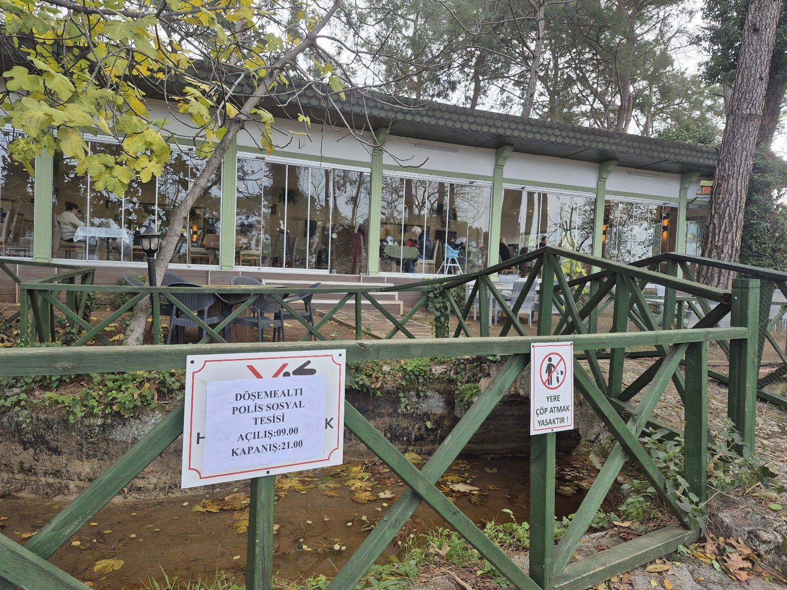 Döşemealtı Polis Sosyal Tesisleri restoran binasının dış cephesi