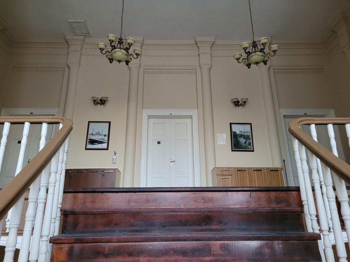 Edirne VIP Polis Evi merdiven sahanlığı