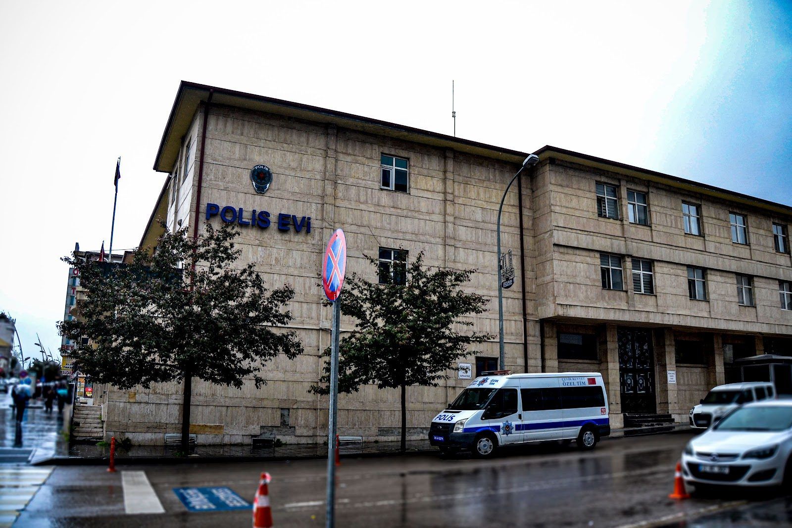 Erzurum Polisevi binası ve çevresi