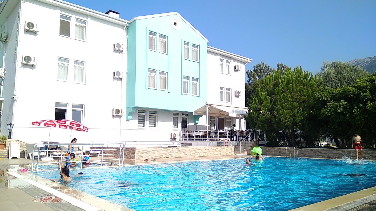 Fethiye Polisevi yüzme havuzu