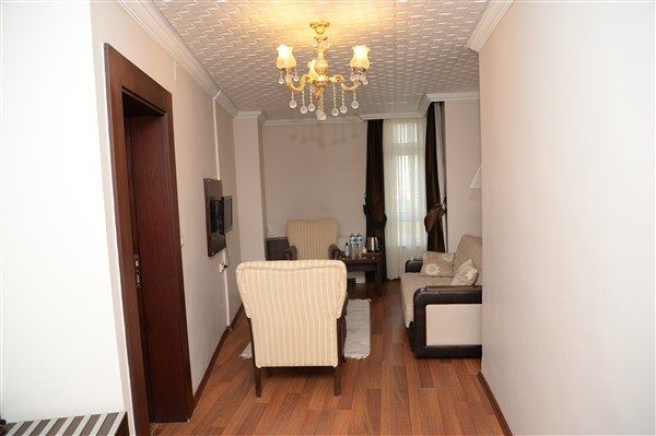 Gaziantep Polisevi odasında oturma alanı