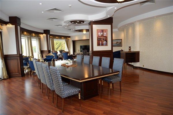 Gaziantep Polisevi uzun masalı toplantı salonu