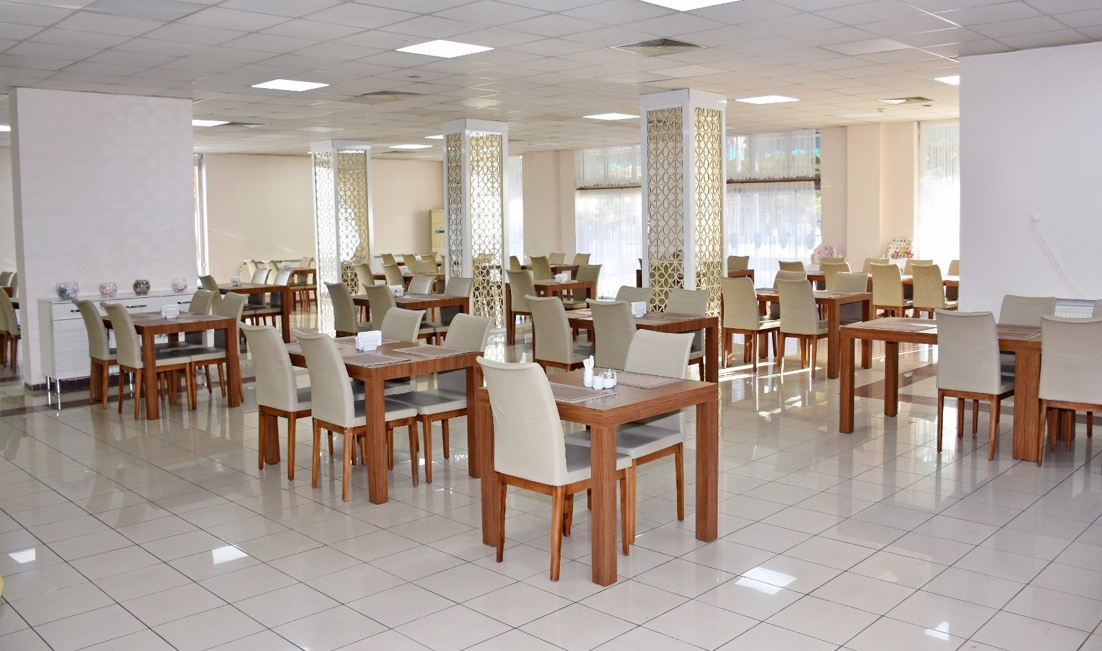 Isparta Polisevi yemek salonu