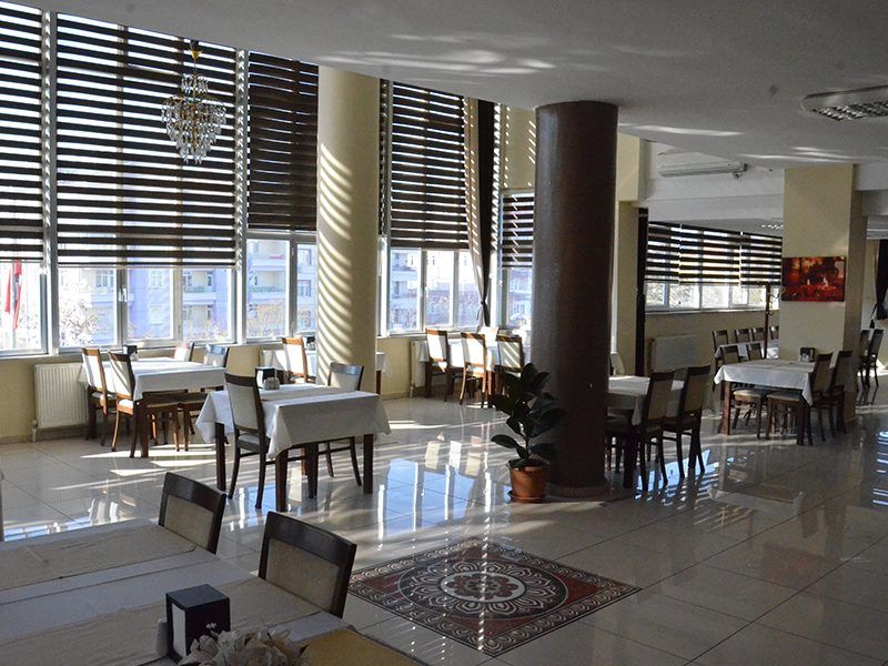 Karaman Polisevi yemek salonu