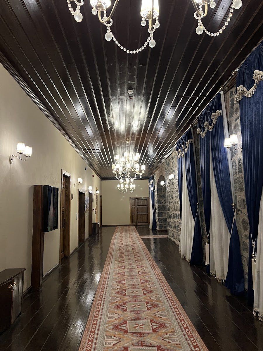 Kars Polisevi koridorunda avize