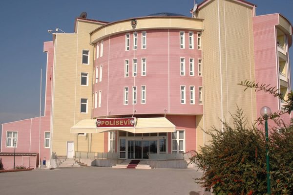 Kırıkkale Polisevi binasının dış cephesi