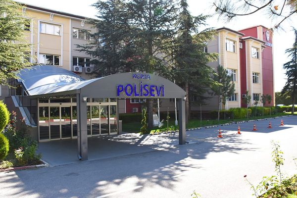 Konya Polisevi giriş bölümü