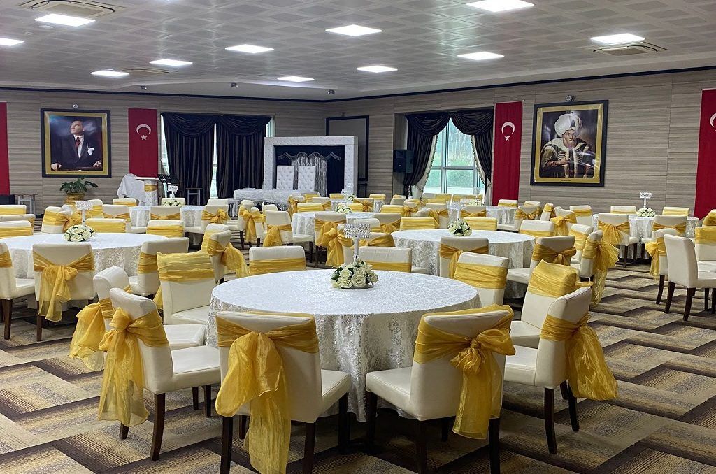 Manisa Polisevi davet salonunun genel görünümü