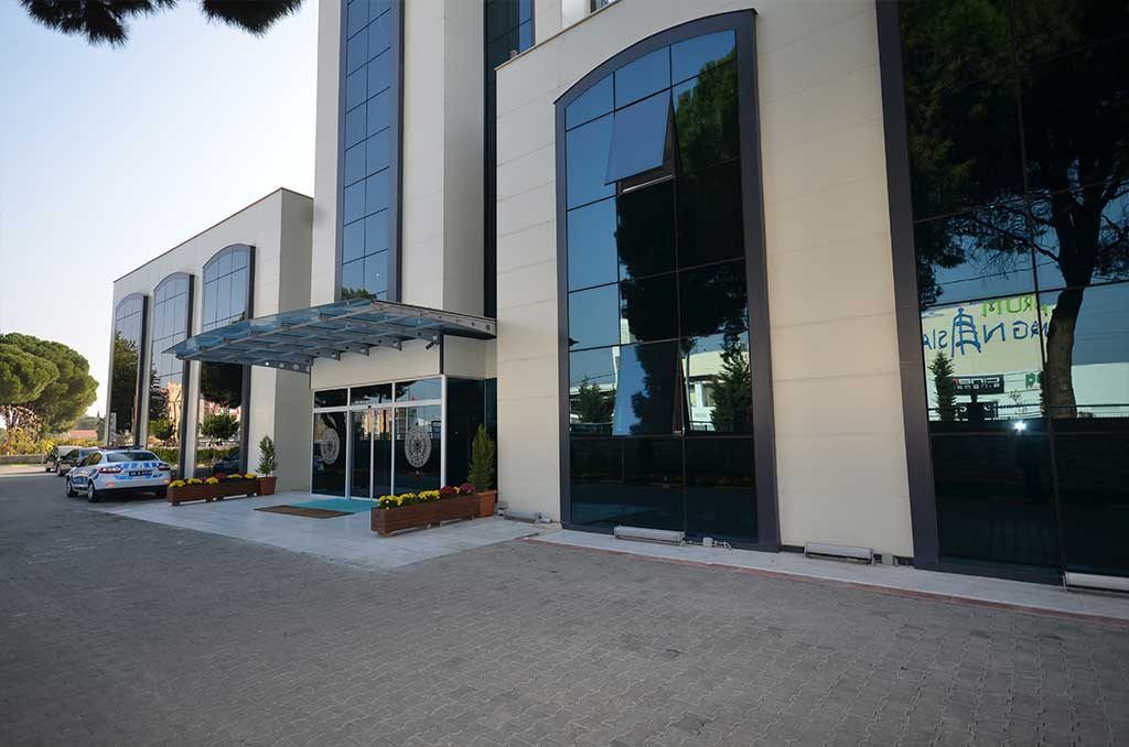 Manisa Polisevi giriş bölümü