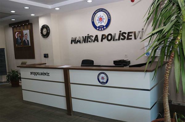 Manisa Polisevi resepsiyonu
