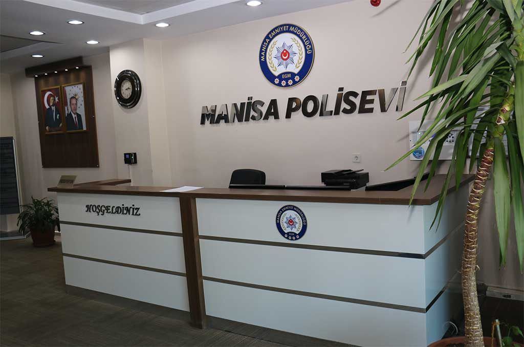 Manisa Polisevi resepsiyonu