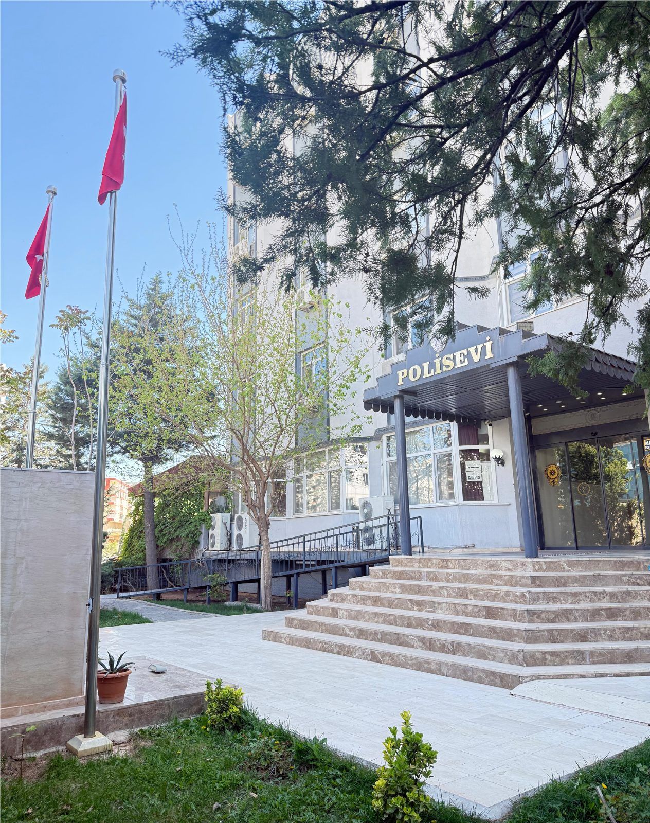 Mardin Polisevi giriş bölümü