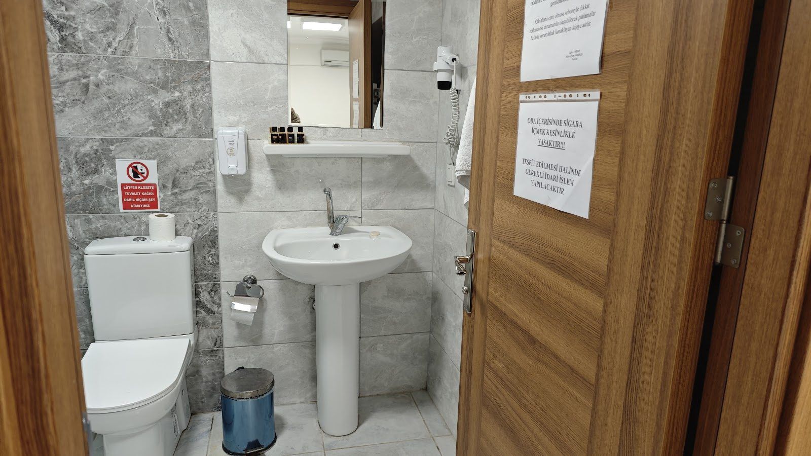 Muğla Polisevi banyosunda lavabo