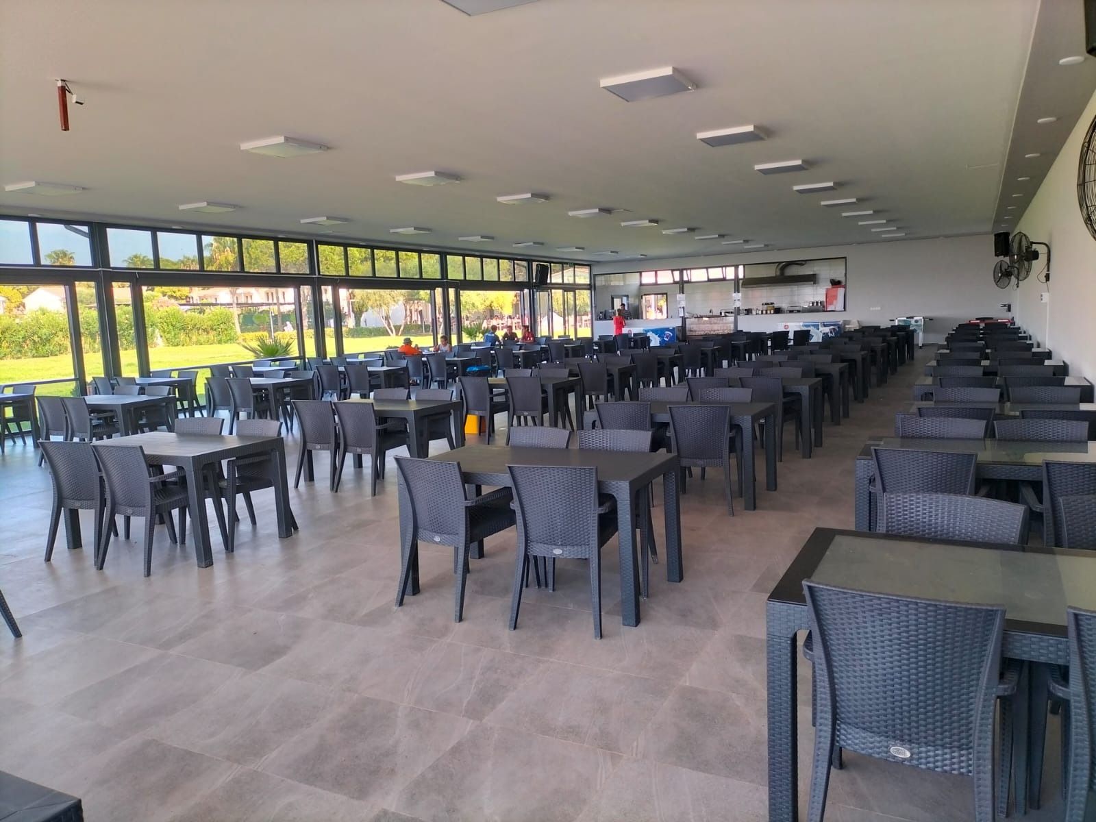 Seferihisar Polis Kampı restoran ve kafeterya bölümü