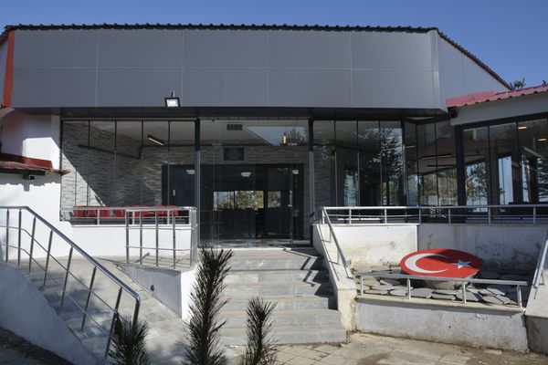 Tatvan Polis Evi restoran binasının dış cephesi