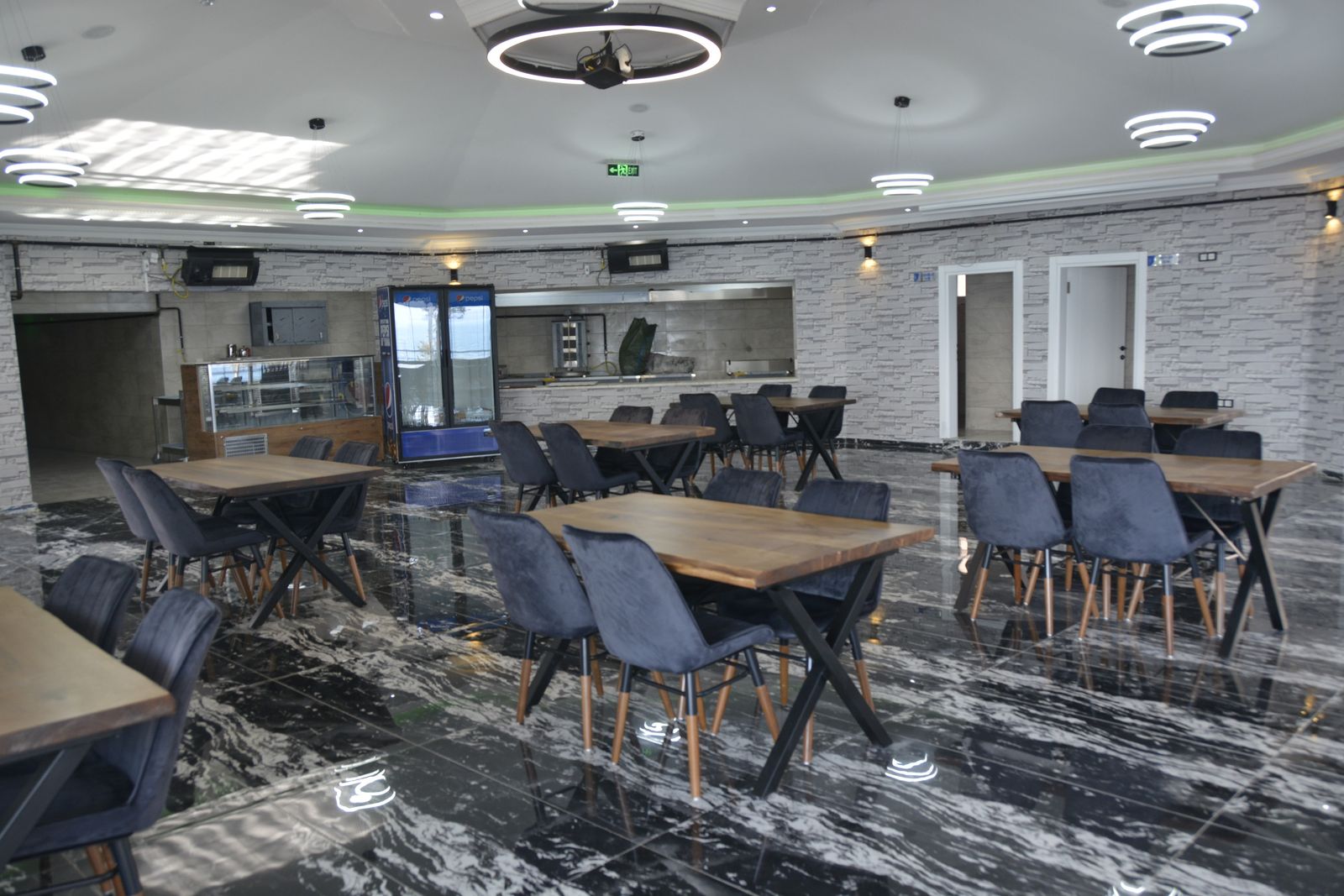 Tatvan Polis Evi restoran salonu