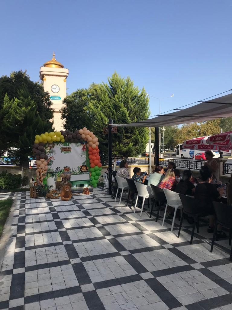 Tekirdağ Polisevi bahçesindeki saat kulesi