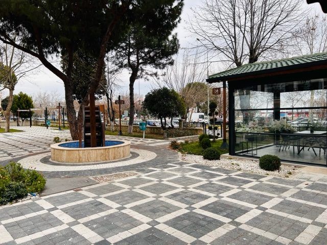 Tekirdağ Polisevi bahçesi