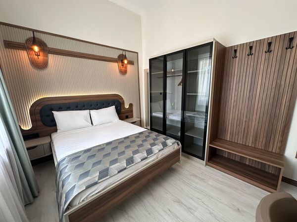 Ula Polis Evi suit odası