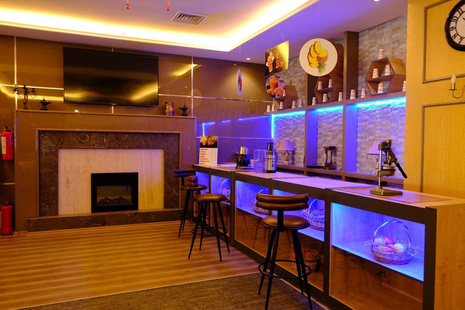 Uludağ PEKOM bar bölümü