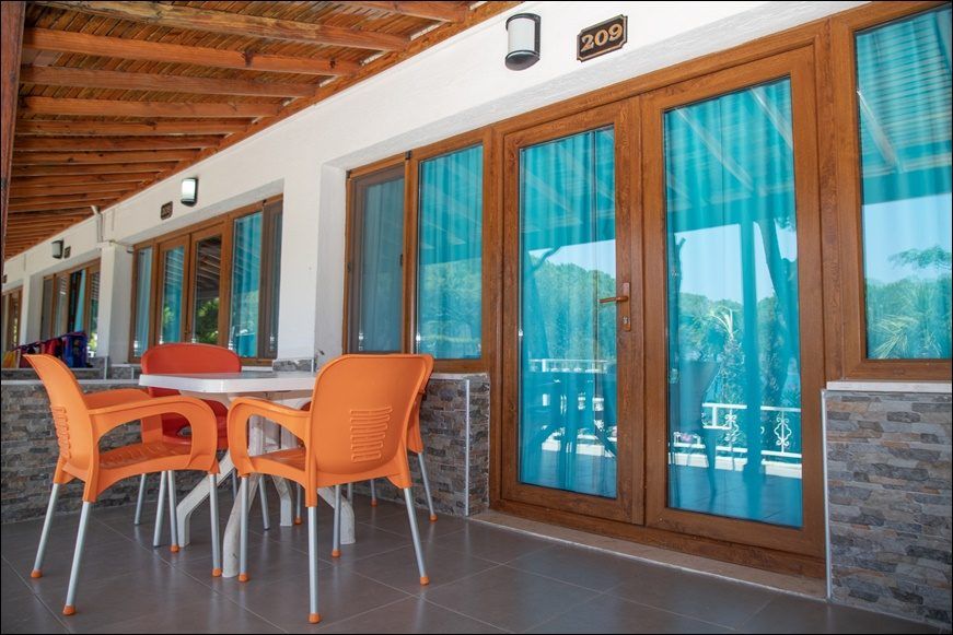 Urla Polis Kampı ahşap bungalovu