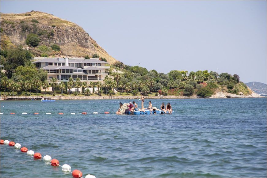 Urla Polis Kampı koy manzarası