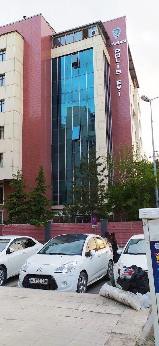 Van İki Nisan Polisevi binası ve çevresi