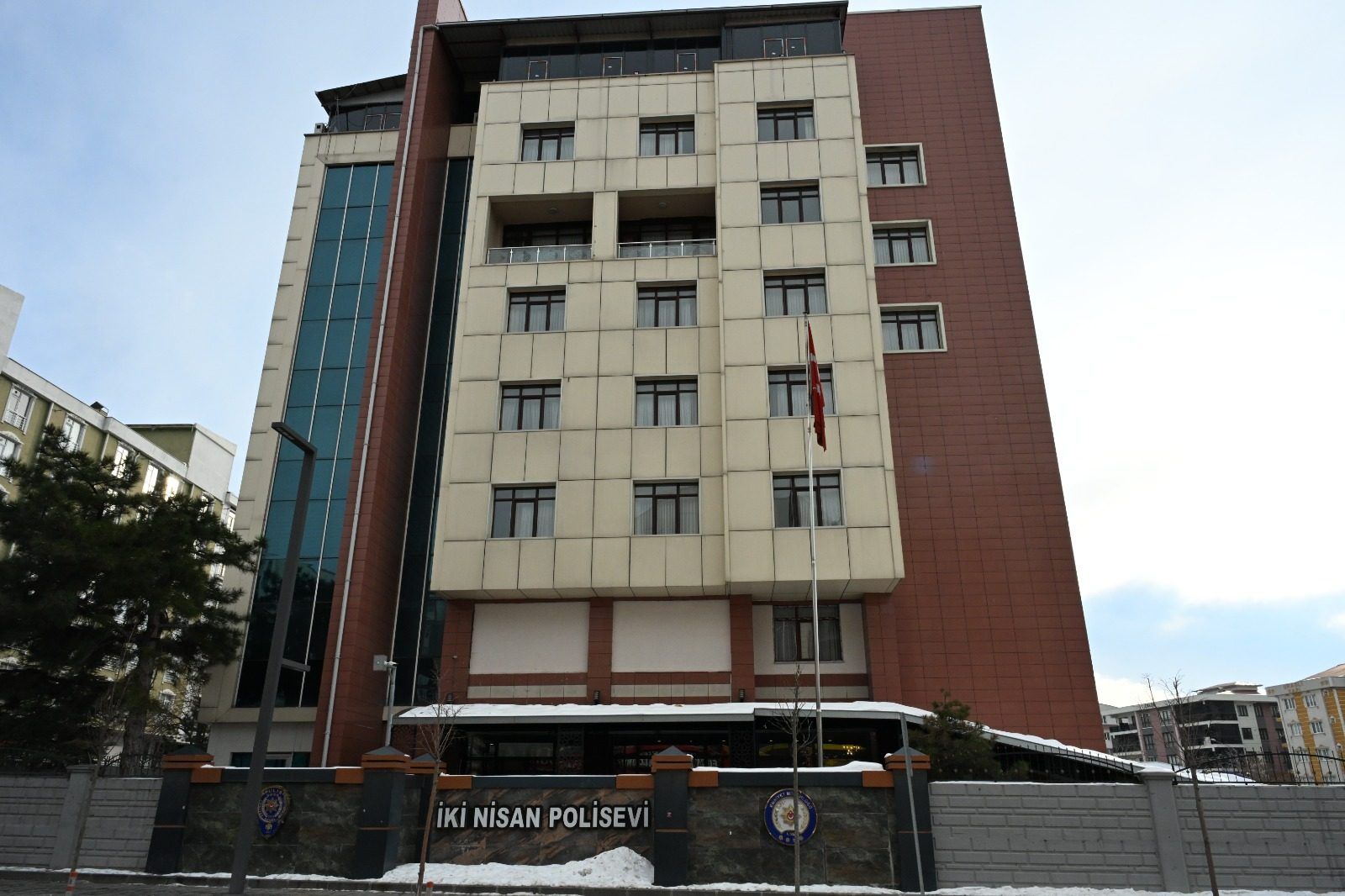 Van İki Nisan Polisevi tesis binası