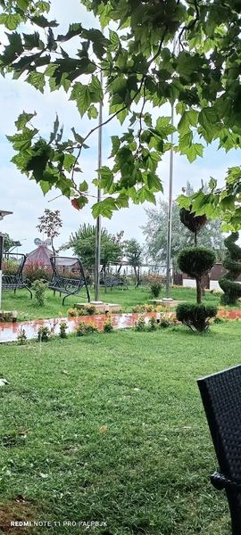 Gazipaşa Polis Lokali'nin bahçesi